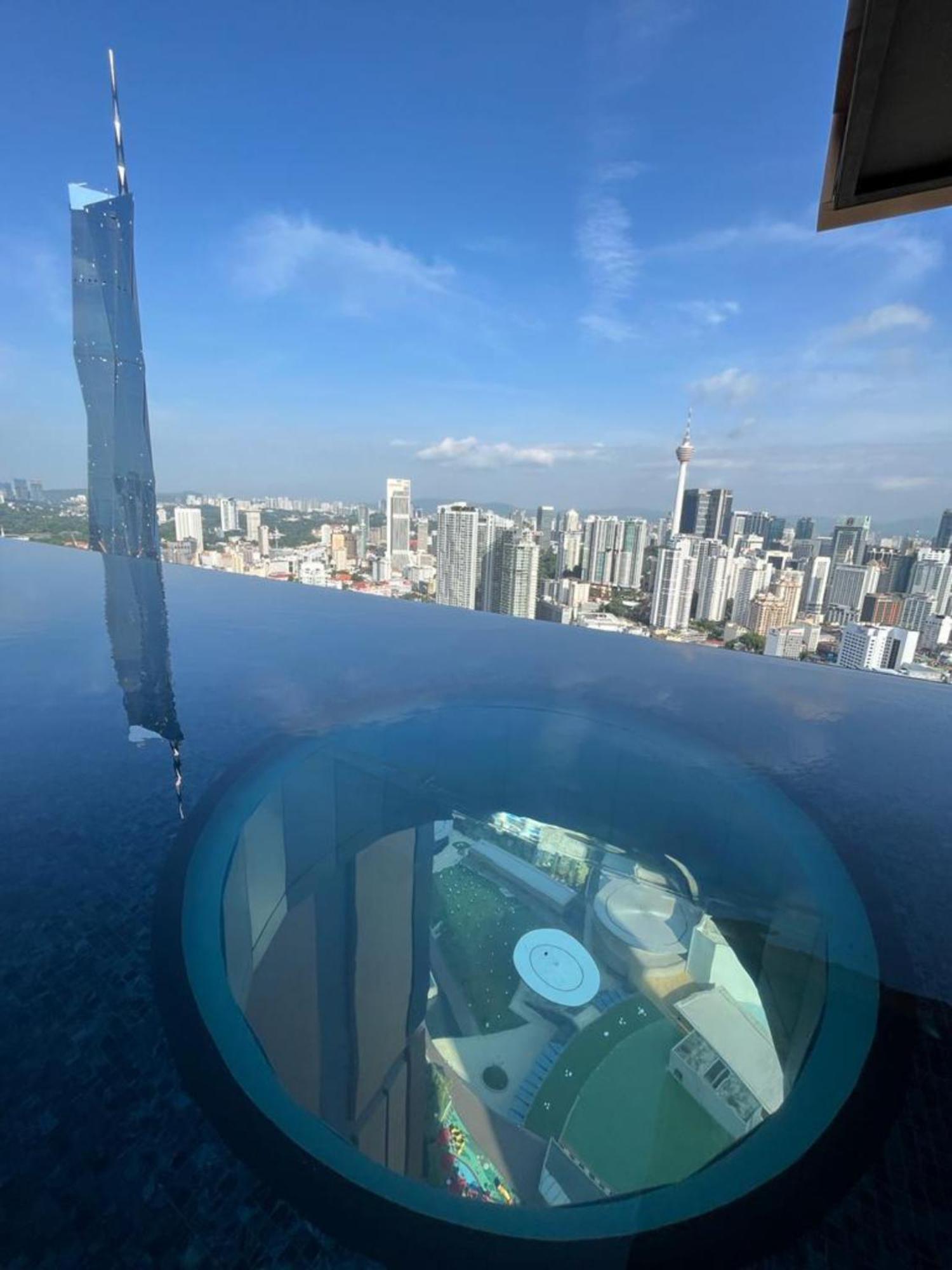 Апартаменты Lotus Infinity Pool At Lucentia Куала-Лумпур Экстерьер фото